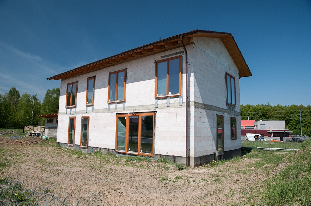 Levné cihly, levný dům? Bohužel to bývá přesně naopak…